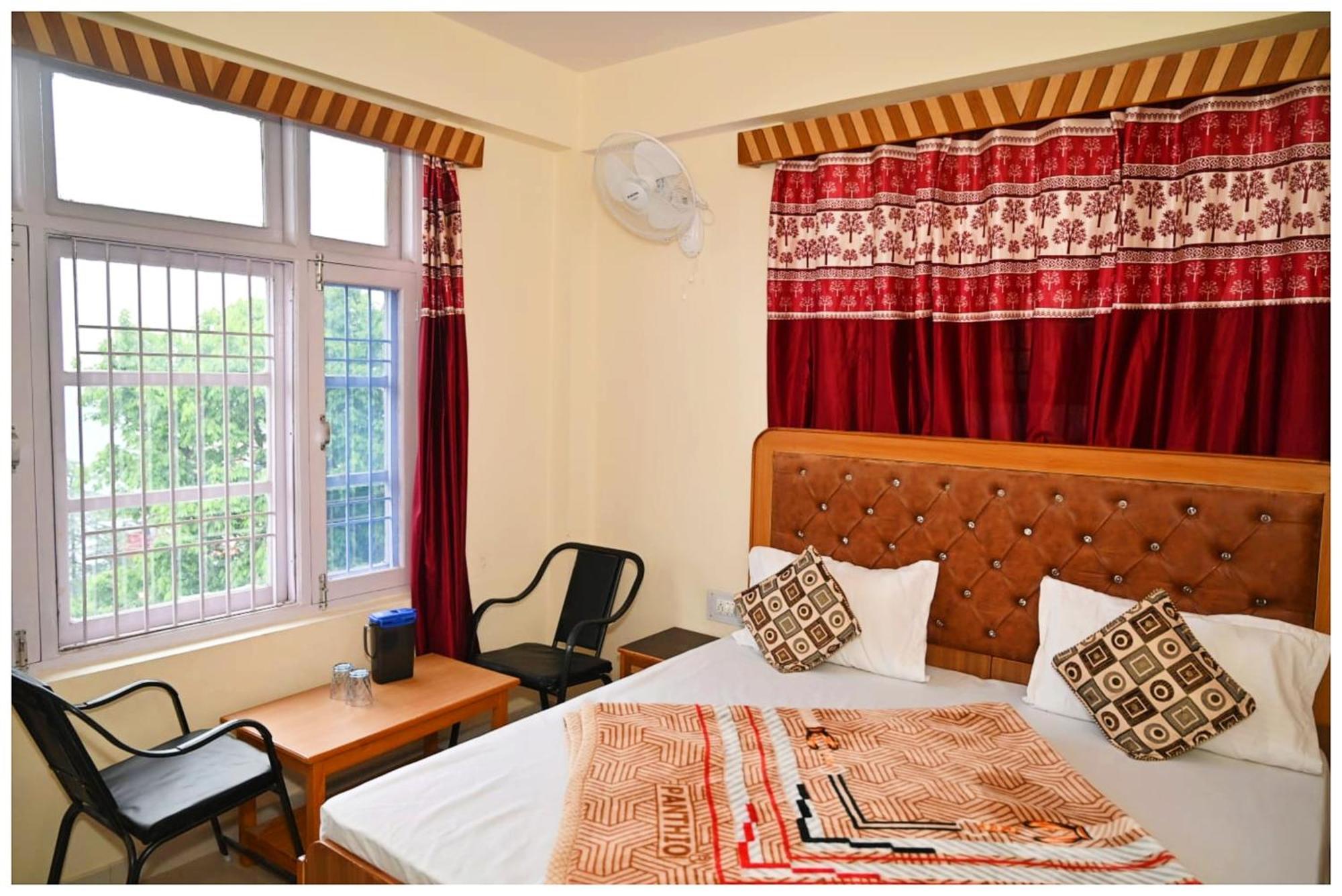 Simla Hotel K R I S H N A B - B Near Mall Road And Temple Kültér fotó